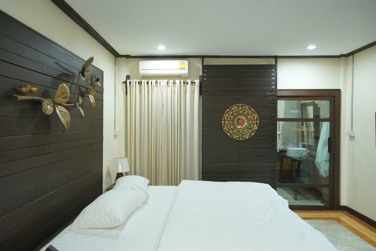 Sunny V Hotel Chiang Mai Exteriör bild